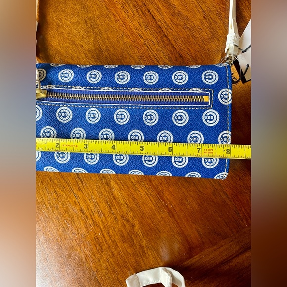 Dooney & Bourke Chicago Cubs MLB Crossbody Wallet NWT - Picture 13 of 13